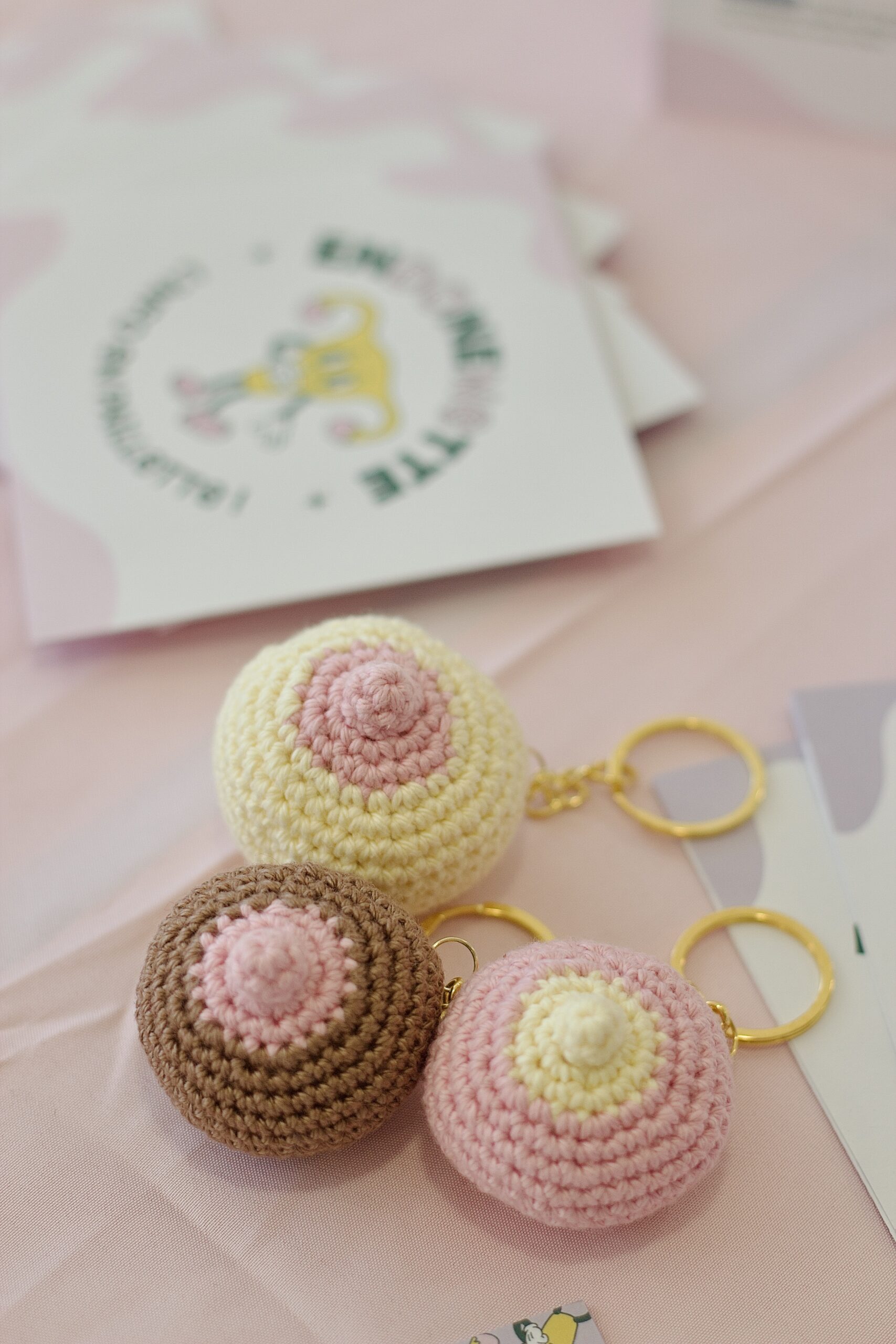 Seins en crochet